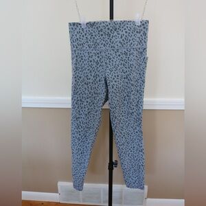 Athleta Gray Leopard Print Patterned Leggings with Pockets size M